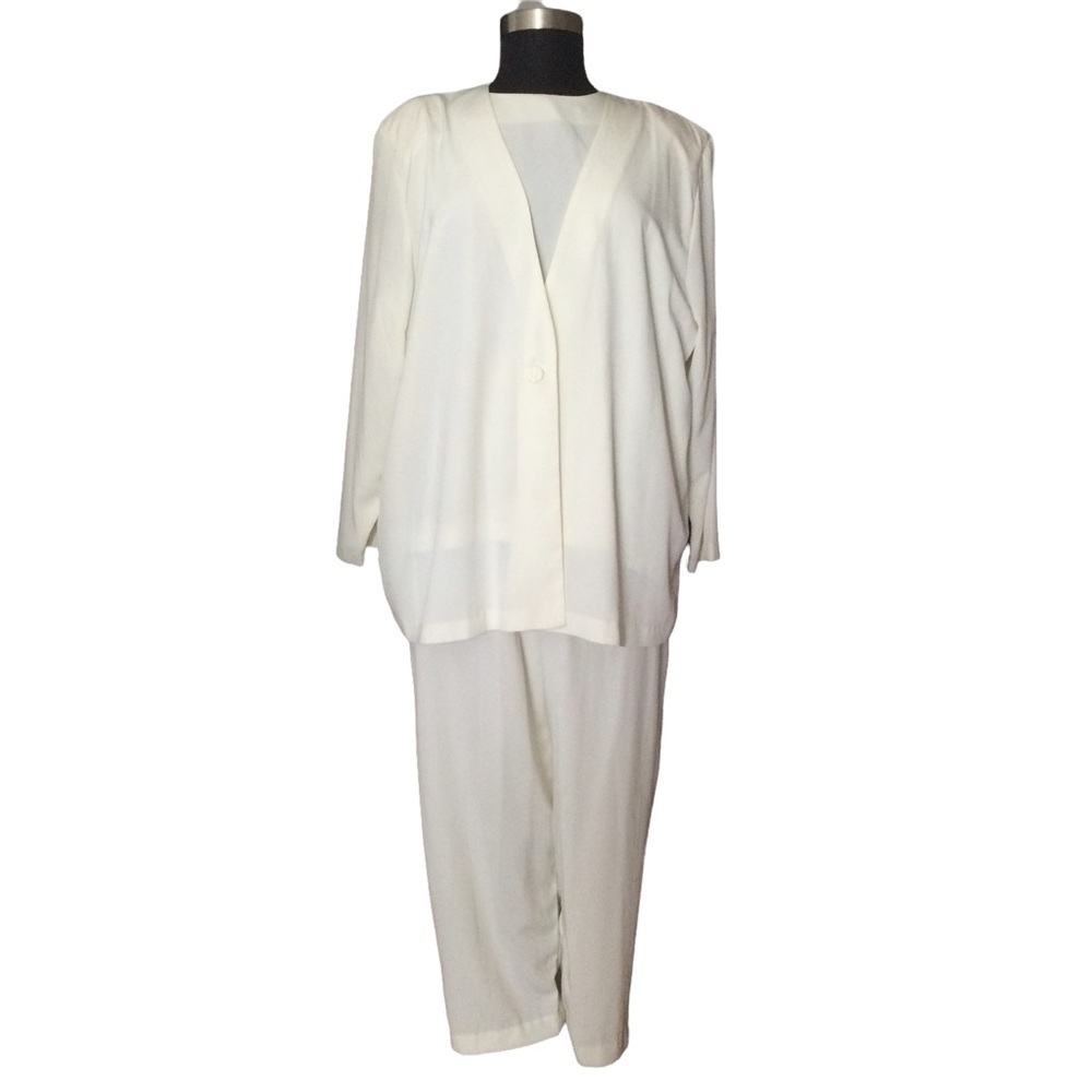 S.‎ G. Four Piece Cream Color Pant & Skirt Suit Plus Size